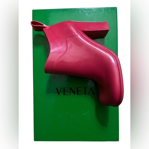 Bottega Veneta women’s pink rubber lollipop booties size 38 - Picture 5 of 9